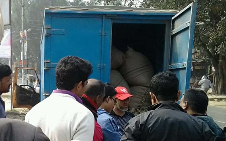 রংপুরে এগারো লক্ষাধিক নকল বিড়ি ও বিড়ি তৈরির উপকরণ জব্দ